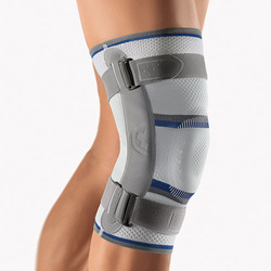 Knee support with articulated joint Bort medical