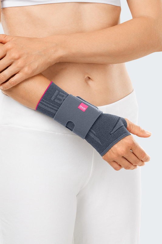 medi Manumed active wrist & hand brace
