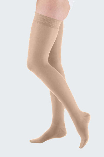 Thigh length compression stocking CCL1 mediven elegance, normal length, closed toe, beige colour, extra wide top band